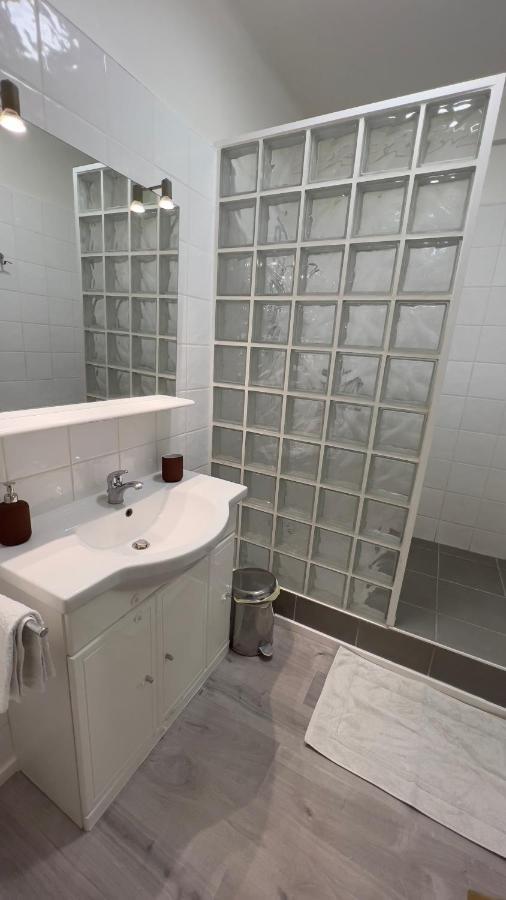 Escale Marseillaise, Grand T2 Calme, Pres Du Vieux Port Pour 2 A 4 Personnes, Nettoyage Rigoureux Apartamento Marsella Exterior foto